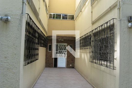 Fachada de apartamento à venda com 3 quartos, 66m² em Alto de Pinheiros, São Paulo