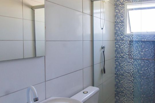Banheiro de casa à venda com 3 quartos, 200m² em Hípica, Porto Alegre