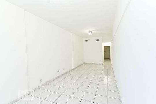 Quarto de kitnet/studio para alugar com 1 quarto, 41m² em Copacabana, Rio de Janeiro