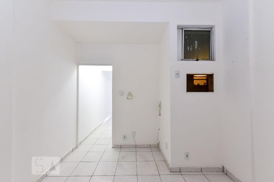 Saleta de kitnet/studio para alugar com 1 quarto, 41m² em Copacabana, Rio de Janeiro