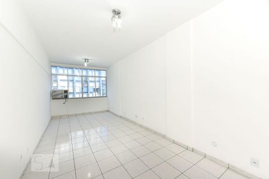 Kitnet/Studio para alugar com 1 quarto, 41m² em Copacabana, Rio de Janeiro