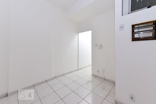 Saleta de kitnet/studio para alugar com 1 quarto, 41m² em Copacabana, Rio de Janeiro