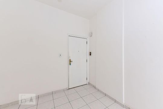 Saleta de kitnet/studio para alugar com 1 quarto, 41m² em Copacabana, Rio de Janeiro