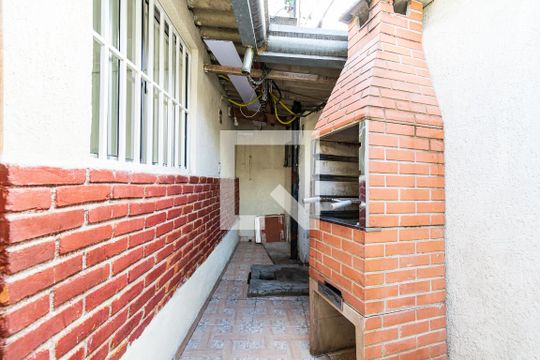 Churrasqueira de casa para alugar com 2 quartos, 50m² em Vila Babilônia, São Paulo