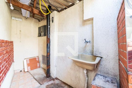 Lavanderia de casa para alugar com 2 quartos, 50m² em Vila Babilônia, São Paulo