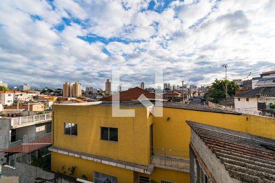 Vista da Suíte de casa para alugar com 2 quartos, 50m² em Vila Babilônia, São Paulo
