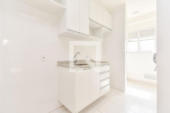 Cozinha de apartamento para alugar com 1 quarto, 36m² em Santa Ifigênia, São Paulo