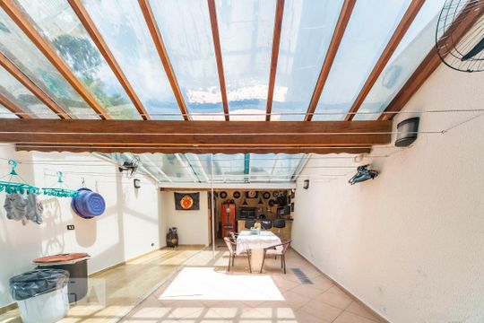 Quintal de casa à venda com 4 quartos, 190m² em Vila Alpina, Santo André