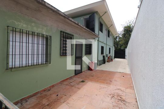 Quintal lateral de casa para alugar com 5 quartos, 300m² em Jardim Marajoara, São Paulo