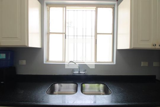Pia da cozinha de casa para alugar com 5 quartos, 300m² em Jardim Marajoara, São Paulo