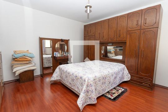 Suíte de casa à venda com 3 quartos, 400m² em Centro, Diadema