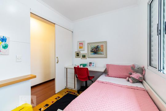 Quarto 2 de casa à venda com 3 quartos, 200m² em Vila do Encontro, São Paulo