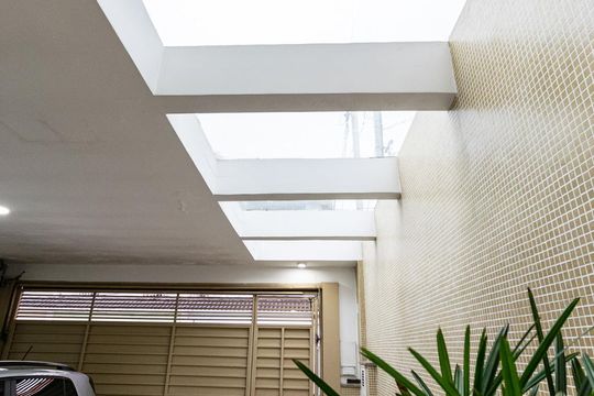 Garagem de casa à venda com 3 quartos, 200m² em Vila do Encontro, São Paulo