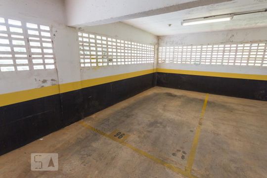 Garagem de kitnet/studio para alugar com 1 quarto, 27m² em Setor de Habitações Individuais Norte, Brasília