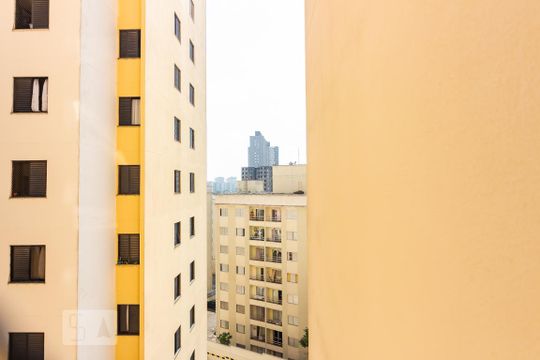 Vista  de apartamento para alugar com 2 quartos, 57m² em Jaguaribe, Osasco