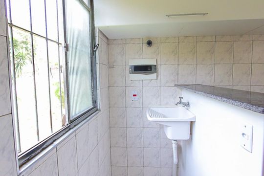 Area de Serviço de apartamento para alugar com 2 quartos, 46m² em Jardim Antártica, São Paulo
