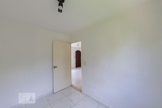 Quarto 2 de apartamento para alugar com 2 quartos, 46m² em Jardim Antártica, São Paulo