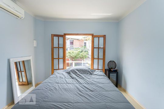 Suite 1 de casa à venda com 4 quartos, 264m² em Parque São Domingos, São Paulo