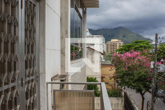 Varanda do Quarto 02 e Suíte 01 de casa para alugar com 5 quartos, 450m² em Méier, Rio de Janeiro