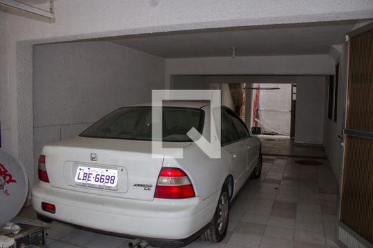 Garagem de casa para alugar com 5 quartos, 450m² em Méier, Rio de Janeiro