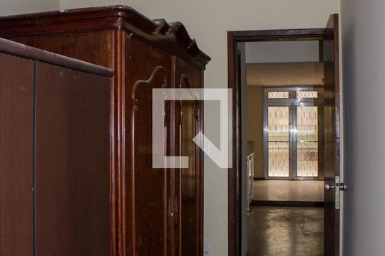 Quarto 01 de casa para alugar com 5 quartos, 450m² em Méier, Rio de Janeiro