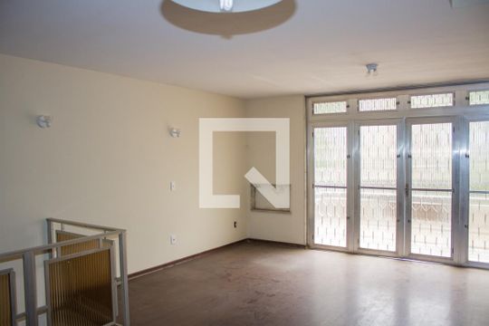 Sala de casa para alugar com 5 quartos, 450m² em Méier, Rio de Janeiro