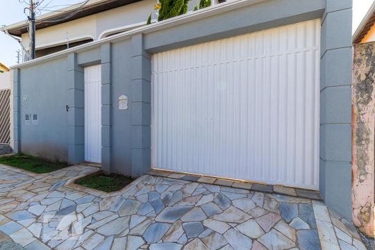 Fachada de casa para alugar com 3 quartos, 180m² em Jardim Boa Esperança, Campinas