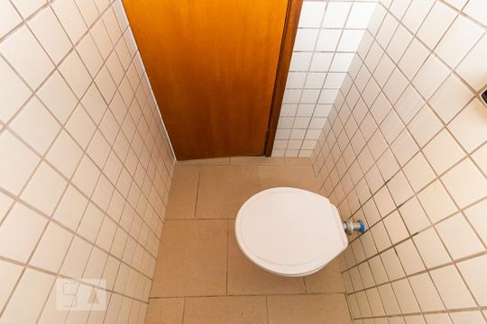 Banheiro de serviço de casa para alugar com 3 quartos, 180m² em Jardim Boa Esperança, Campinas