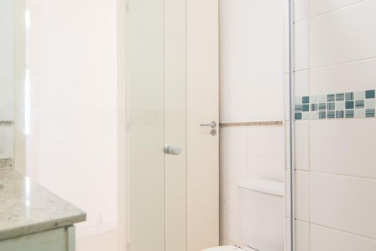 Banheiro de apartamento para alugar com 3 quartos, 91m² em Freguesia, Rio de Janeiro