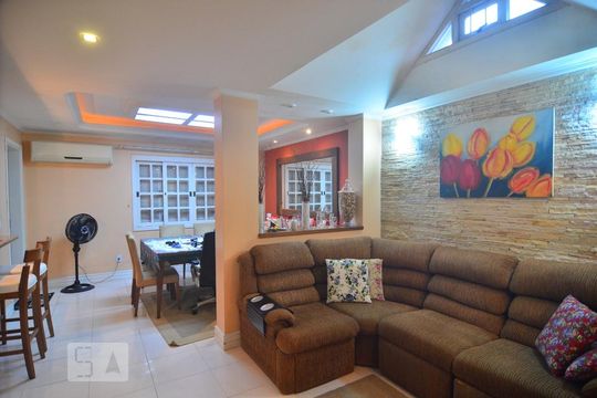 Sala de casa à venda com 5 quartos, 377m² em Niterói, Canoas