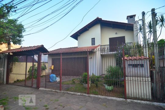 Fachada de casa à venda com 5 quartos, 377m² em Niterói, Canoas