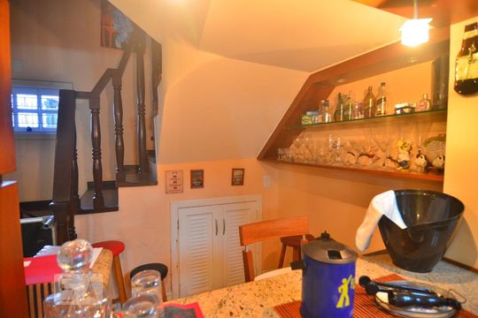 Bar de casa à venda com 5 quartos, 377m² em Niterói, Canoas