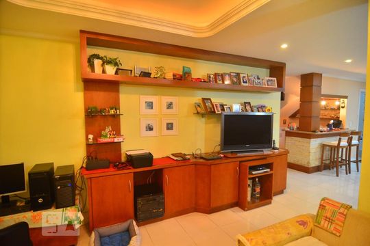 Sala de casa à venda com 5 quartos, 377m² em Niterói, Canoas
