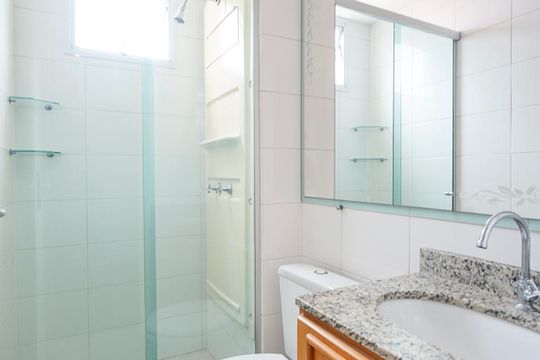 Banheiro de apartamento para alugar com 2 quartos, 51m² em Quarta Parada, São Paulo