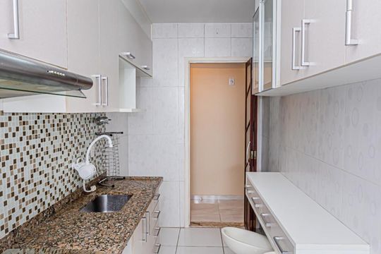 Cozinha de apartamento à venda com 2 quartos, 58m² em Vila Mangalot, São Paulo