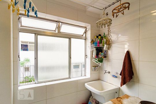 Lavanderia de apartamento para alugar com 2 quartos, 57m² em Saúde, São Paulo