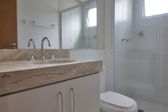 Banheiro da suíte de apartamento à venda com 2 quartos, 102m² em Vila Suzana, São Paulo
