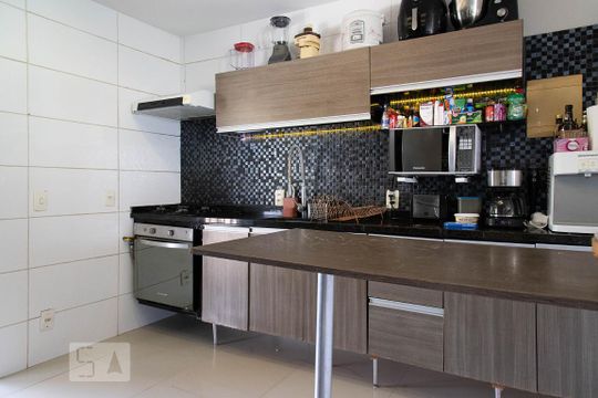 Cozinha  de casa de condomínio à venda com 4 quartos, 315m² em Vargem Pequena, Rio de Janeiro