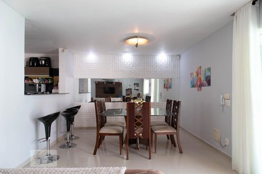 Sala de casa de condomínio à venda com 4 quartos, 315m² em Vargem Pequena, Rio de Janeiro