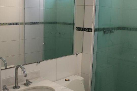 Banheiro da Suíte 1 de casa de condomínio para alugar com 6 quartos, 350m² em Recreio dos Bandeirantes, Rio de Janeiro