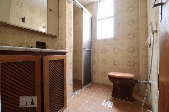 Banheiro de apartamento para alugar com 2 quartos, 75m² em Setor Oeste, Goiânia