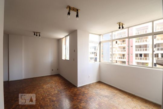 Apartamento para alugar com 2 quartos, 75m² em Setor Oeste, Goiânia