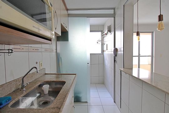 Cozinha de apartamento à venda com 2 quartos, 48m² em Parque Sao Vicente, Mauá