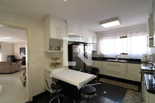 Cozinha  de apartamento à venda com 3 quartos, 154m² em Vila Regente Feijó, São Paulo