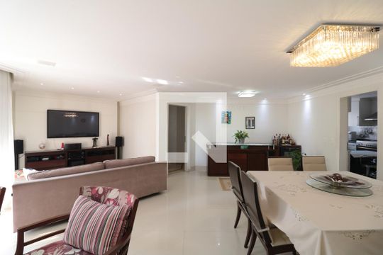 Apartamento à venda com 3 quartos, 154m² em Vila Regente Feijó, São Paulo