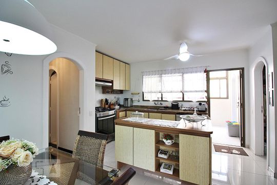 Cozinha de apartamento à venda com 4 quartos, 230m² em Centro, São Bernardo do Campo