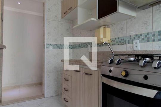 Cozinha de apartamento à venda com 2 quartos, 47m² em Jardim Santa Teresinha, São Paulo