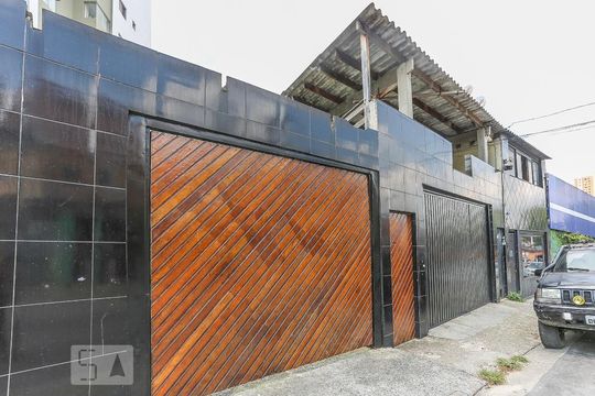 Fachada de casa para alugar com 1 quarto, 30m² em Jardim Esmeralda, São Paulo