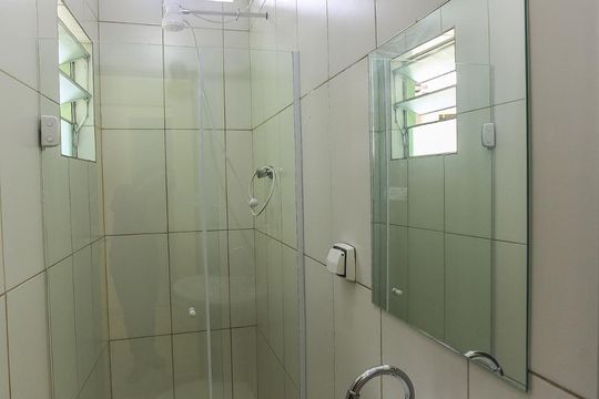 Banheiro de casa para alugar com 1 quarto, 30m² em Jardim Esmeralda, São Paulo