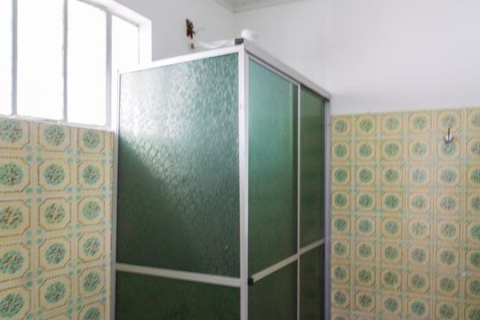 Banheiro de apartamento à venda com 1 quarto, 53m² em Santana, Porto Alegre